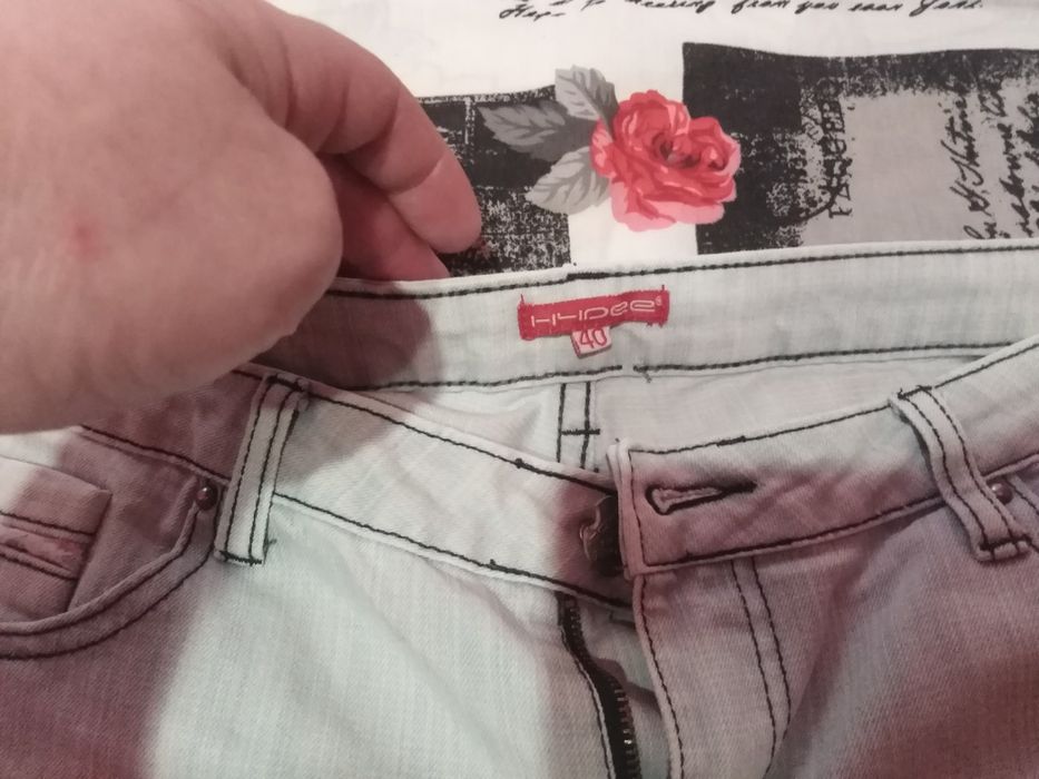 Жіночі джинові шорти