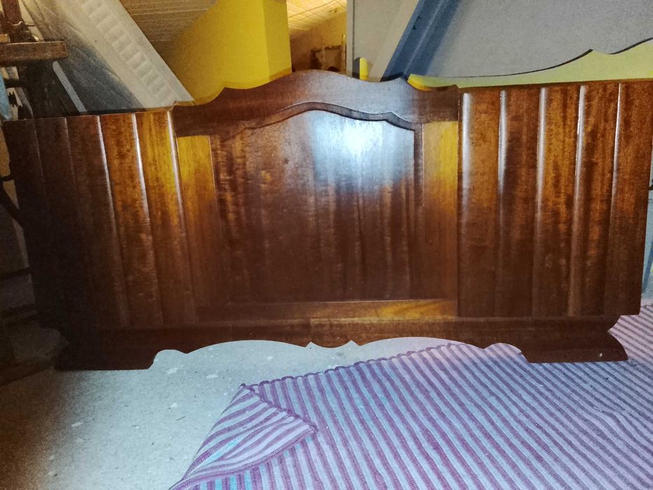 Cama de casal madeira maciça