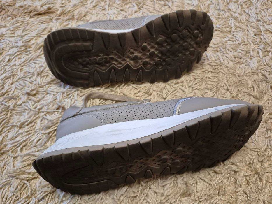 Жіночі кросівки LifeExpert, розмір 38, устілка 25.5 см