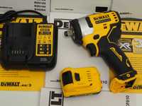 Komplet DEWALT DCF 901 klucz udarowy 340Nm bateria 12v 3ah ladowarka