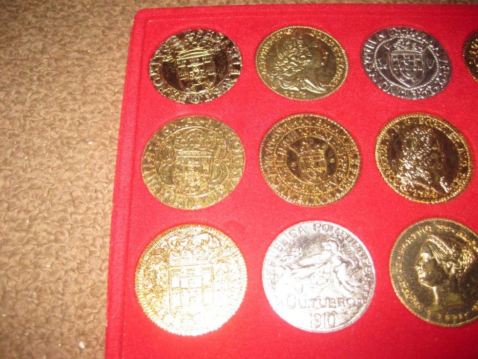 Colecção Completa de Doze Moedas "Dez Séculos da Moeda Portuguesa"