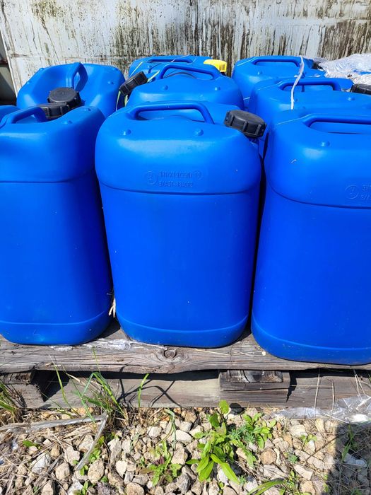 Kanistry używane 25 l na paliwo