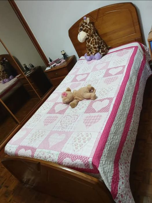 Quarto de solteiro em Pinho Mel