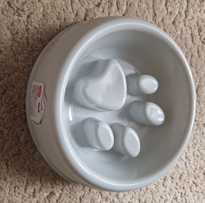 Miska dla psa spowalniająca jedzenie