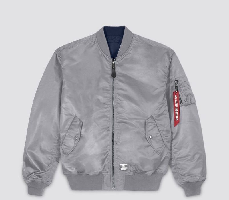 Продам бомбер Alpha industries