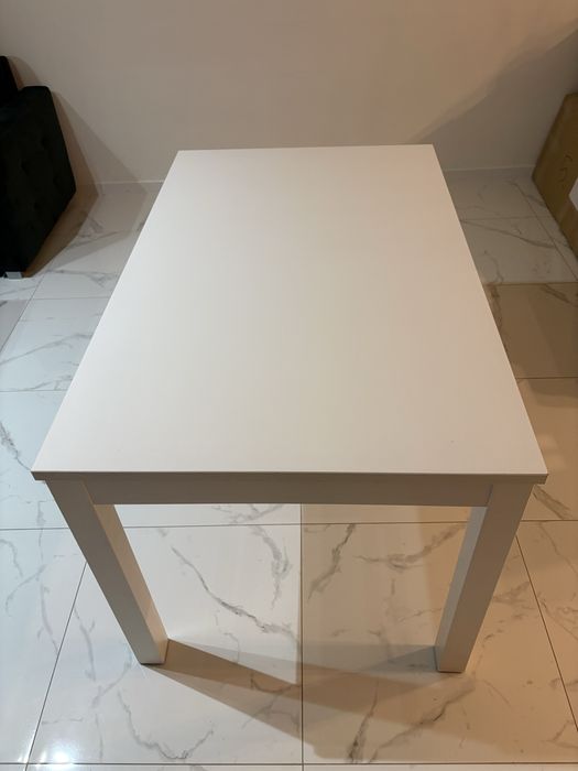 Biały duży rozkładany stół IKEA