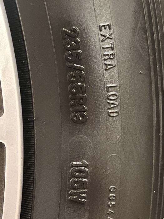 Zestaw letnich opon z felgami.Felga Alu AEZ.Opona 235/55R19.Good Year!