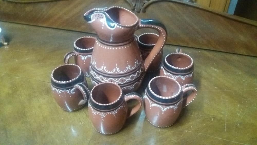 Antigo Jarro de Vinho com 6 canecas "Alcobaça"