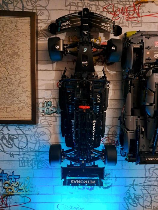 Uchwyt ścienny LEGO Mercedes F1 – druk 3D + zestaw montażowy