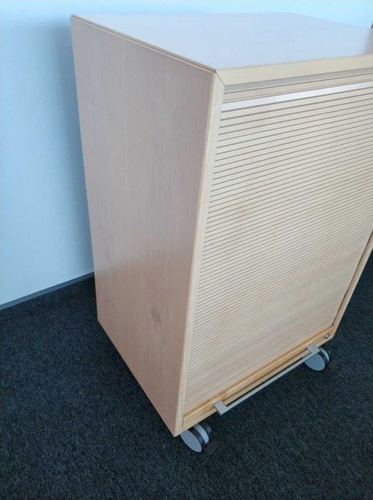Szafka BONDO 2OH roleta brzoza kółka (dostępne ok. 10 szt.)