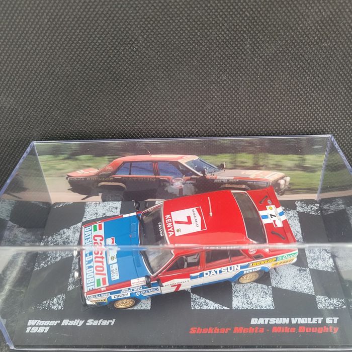 Carro miniatura Datsun