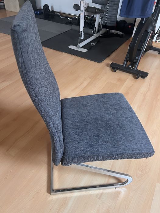 Vendo 4 cadeiras de sala de jantar