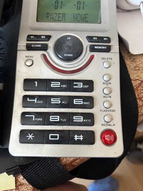 Telefon MAXCOM KXT 809