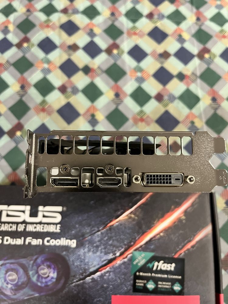 Placa Gráfica AMD ASUS RX 560 Gaming OC 4GB DDR5 c/ Caixa e Manuais