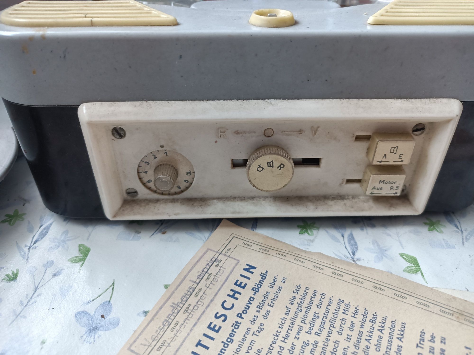 Mini magnetofon szpulowy
