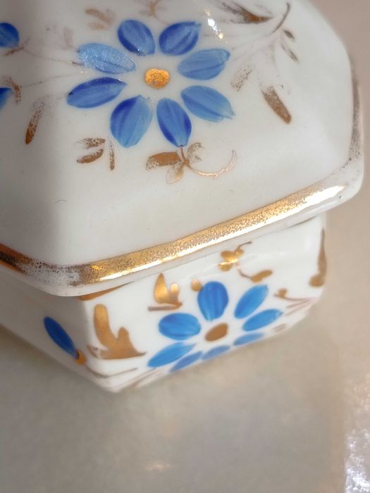 Caixa Vista Alegre V A  Séc XIX 19 cm