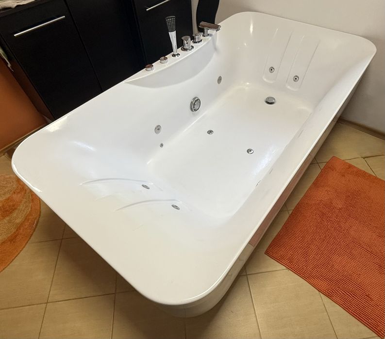 Duza wanna wolnostojaca 186x98 h60 hydromasaż oświetlenie