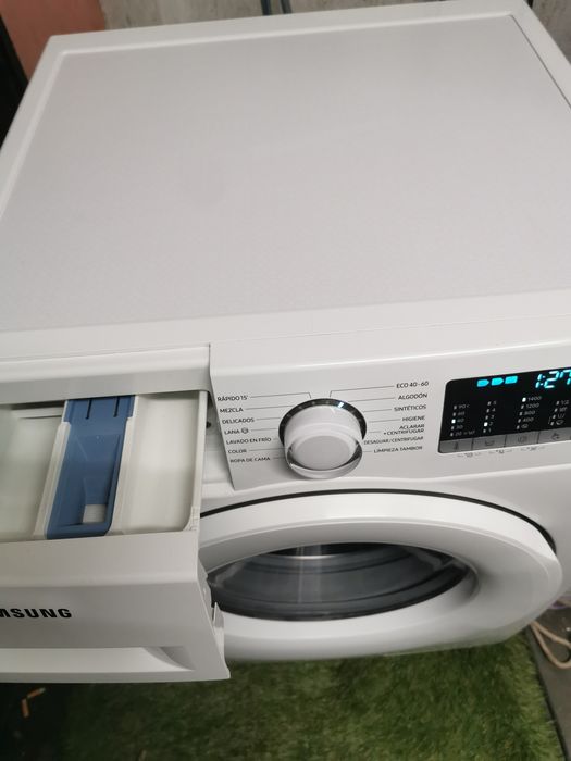 Máquina  de lavar roupa samsung 9kg  1400rpm faço entrega