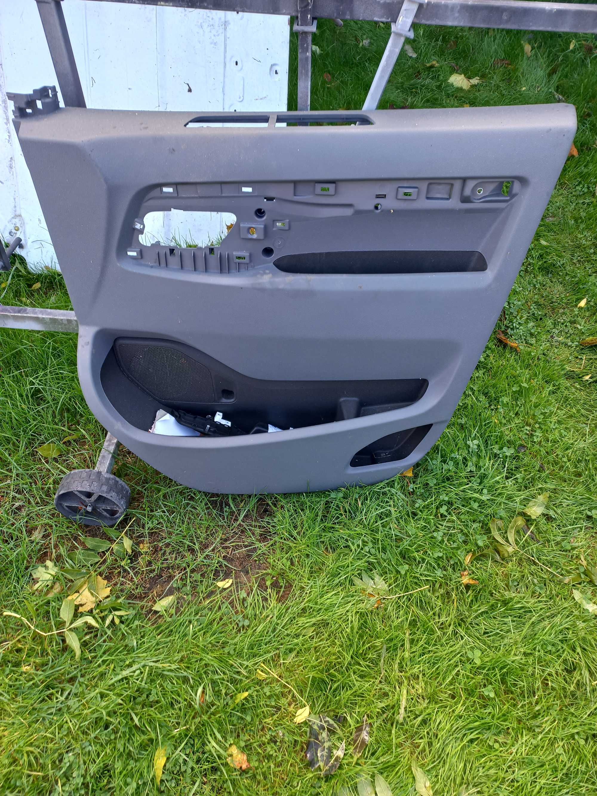 Boczek drzwi kierowcy Toyota proace 3