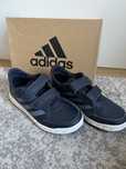 Buty chłopięce Adidas rozmiar 34