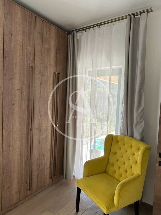 Сучасний будинок в котеджному містечку в Карпатах Славське (Славсько)