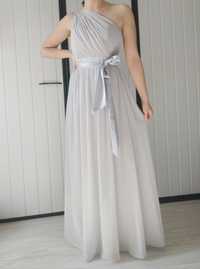 Tiulowa balowa sukienka maxi na jedno ramię