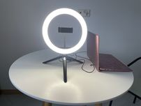 Lampa pierścieniowa wraz ze statywami