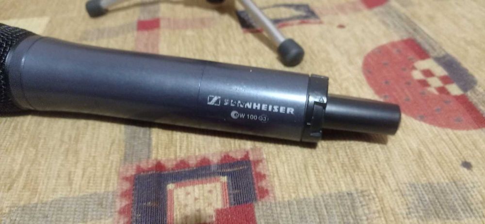 Радиомикрофон SENNHEISER ew 100 с подставкой