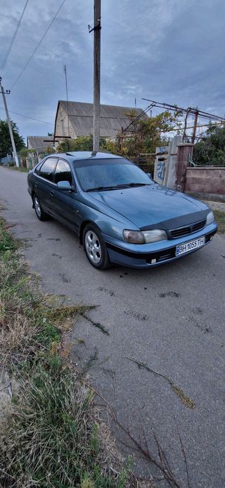 Тойота Carina E 2 литра бензин