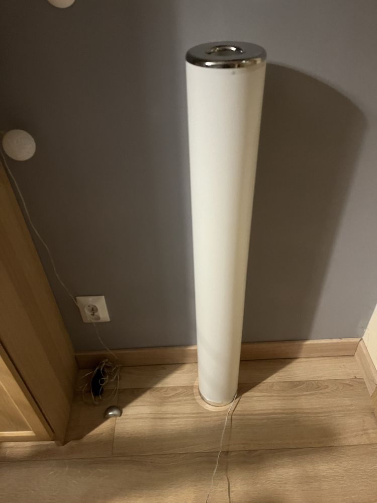 Lampa podlogowa led
