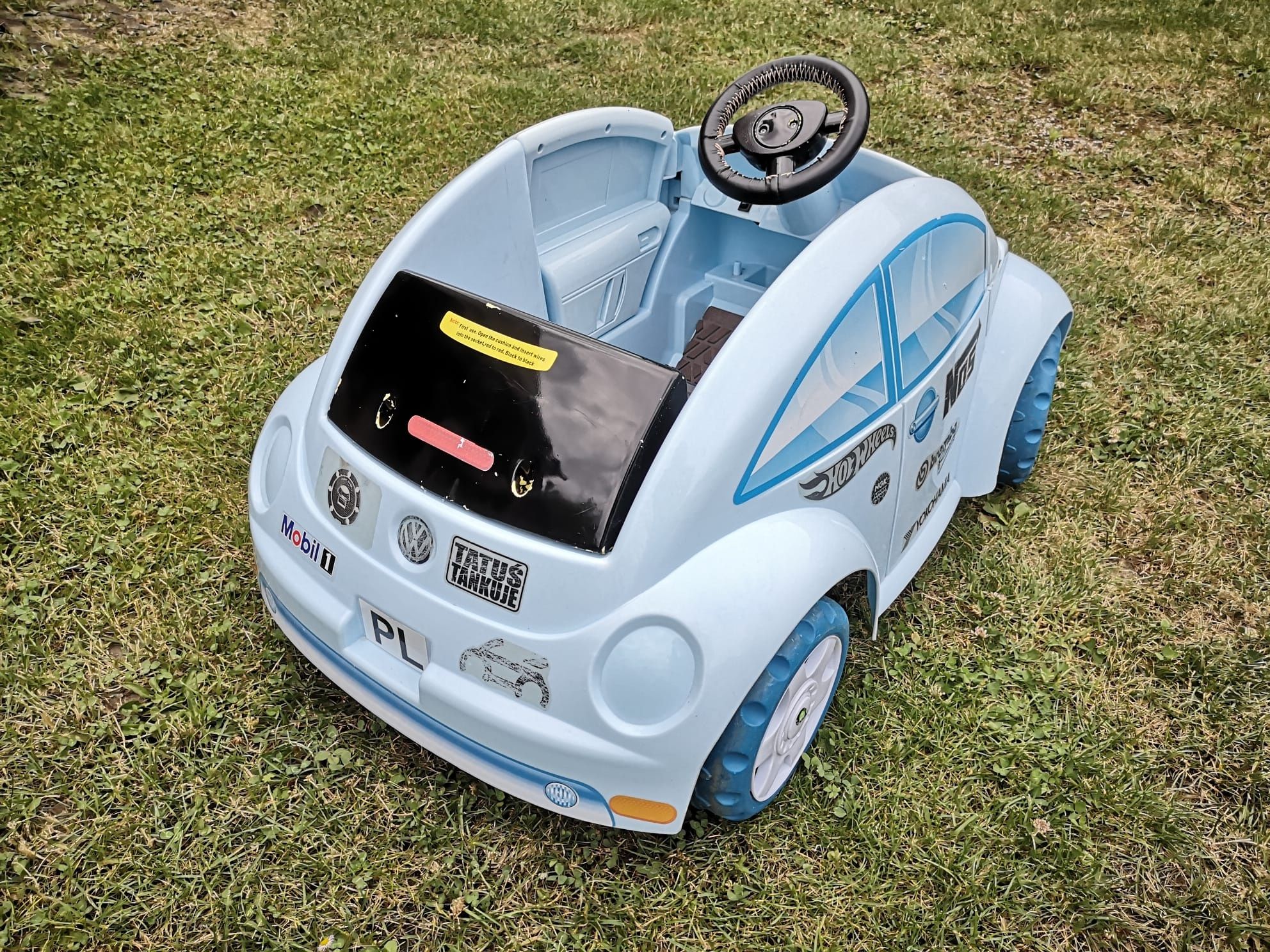 Samochodzik  na akumulator Fisher Price Power Wheels VW New Breatle