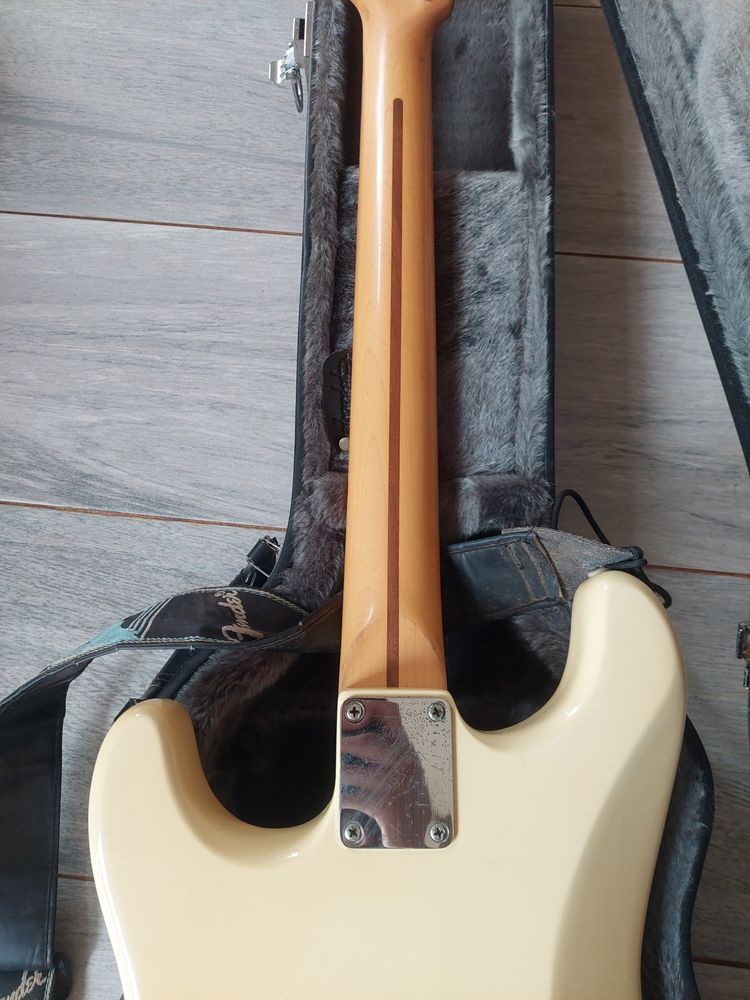 Fender Stratocaster