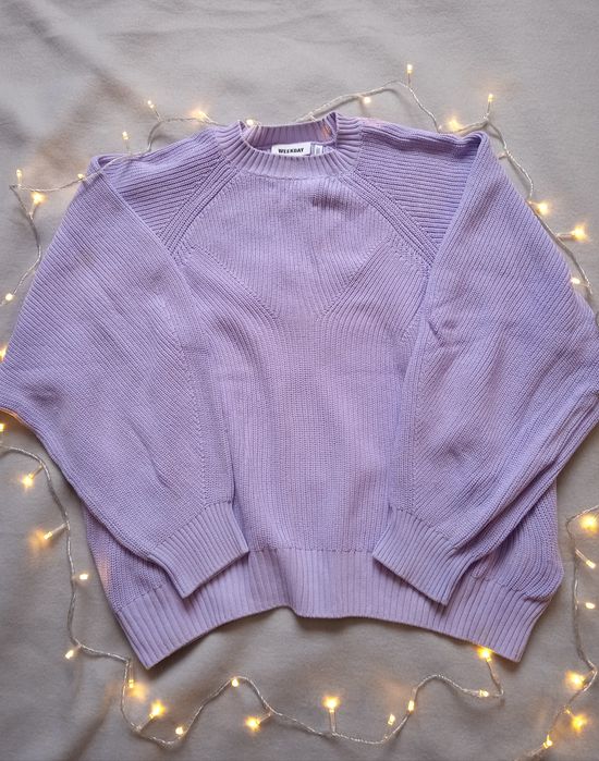 Теплий лавандовий светр weekday