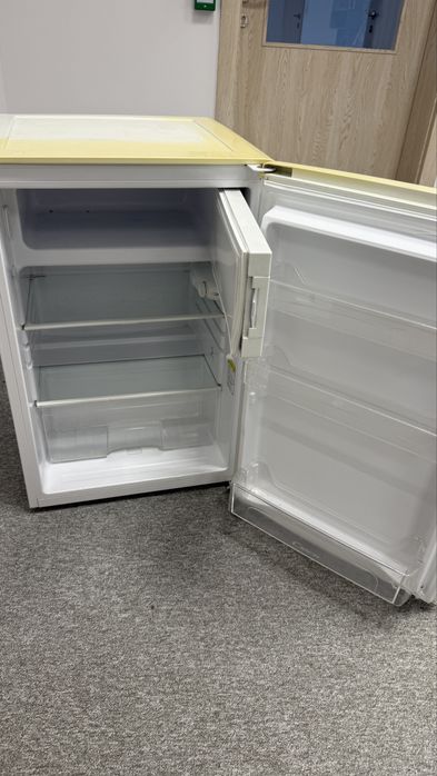 Lodówka  mala w dobry stanie