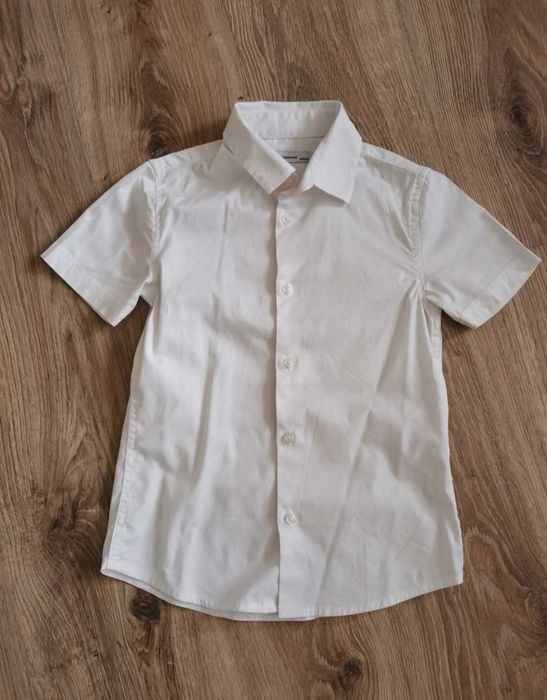 Elegancki zestaw HM Reserved 134 koszula biała szorty beżowe