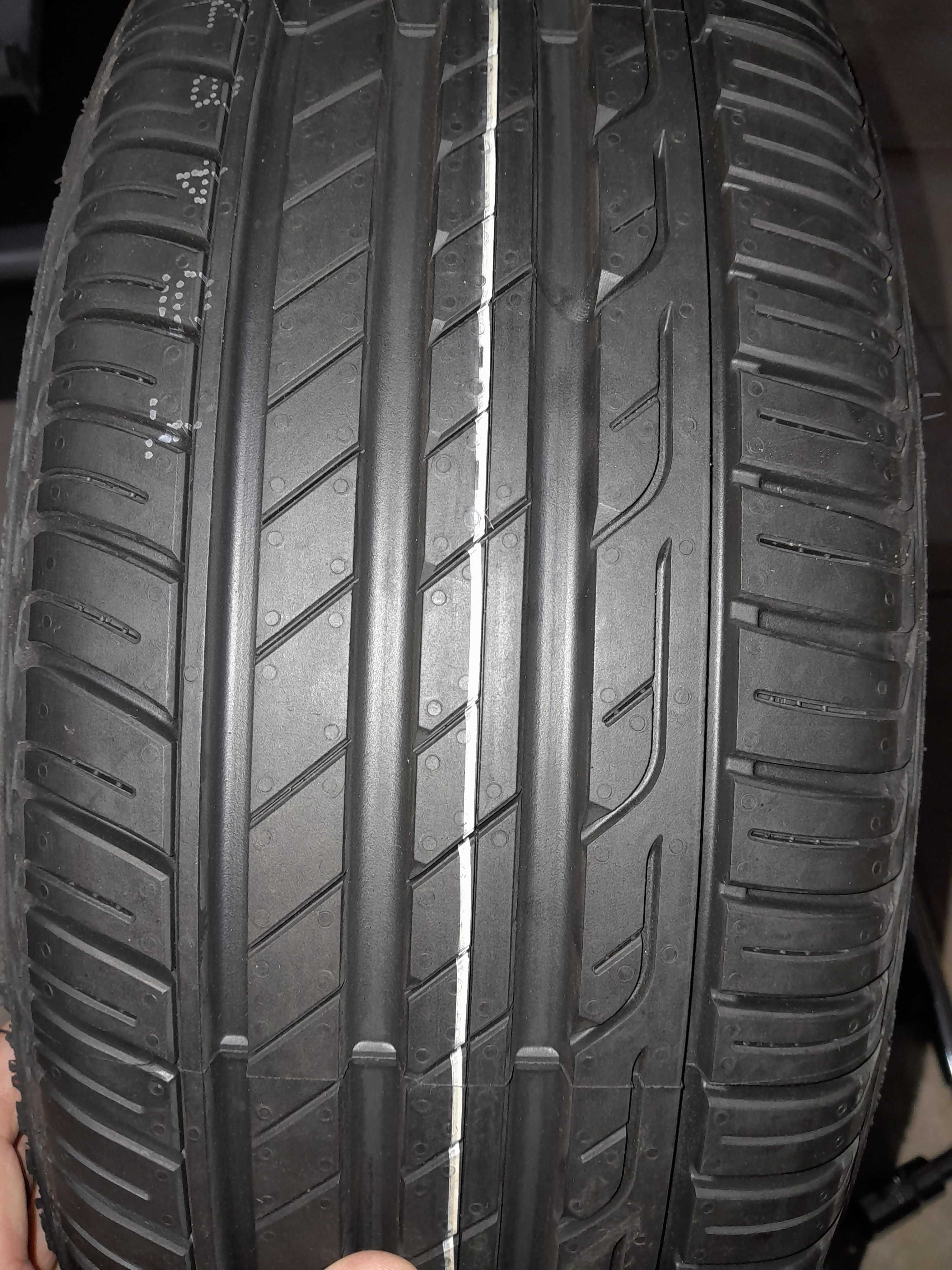 Honda Jazz kit  pneu suplente e tapetes borracha , Seat e VW