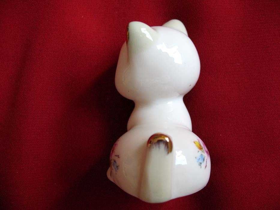 Kot - biały - powabna kicia - figurka porcelana - 6 x 5 x 4 cm