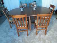Mesa com 6 cadeiras