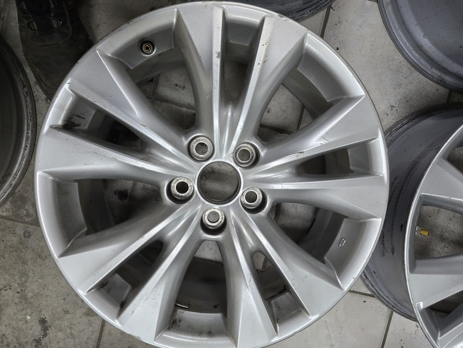 Alufelgi felgi aluminiowe oe toyota rav 4 5x114,3 et 45 7,5jx18"