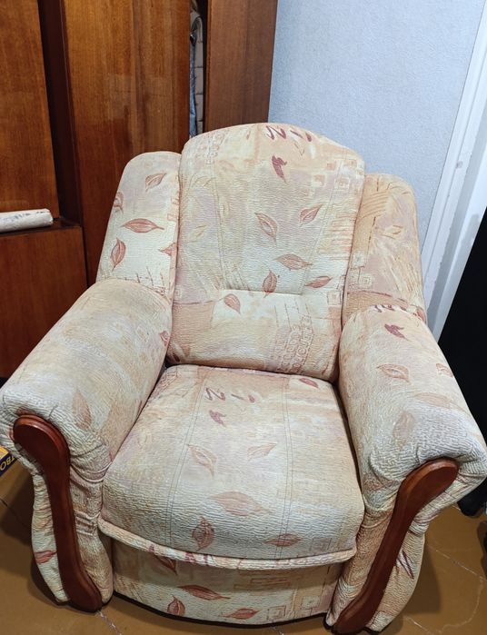 Продам кресло   в хорошому стані