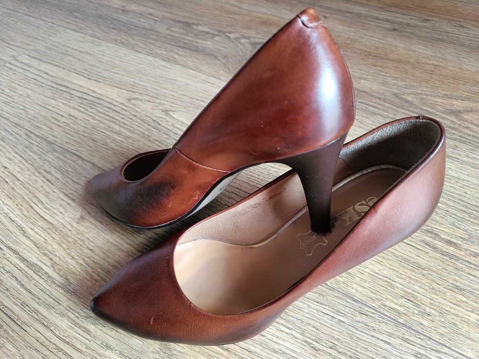 Czółenka brązowe skórzane f. eSKa na szpilce r. 39