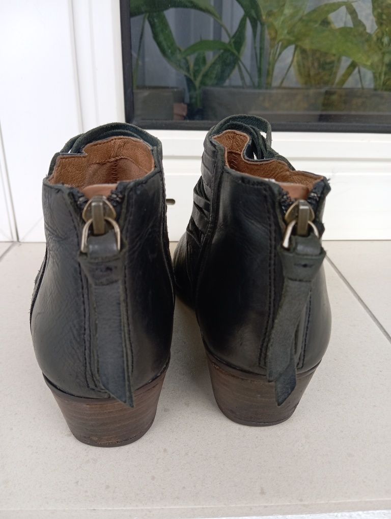 Czarne skórzane botki kozaki Clarks, rozm. 37