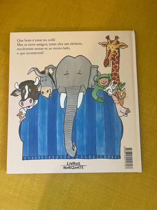 Livro infantil - todos no sofá