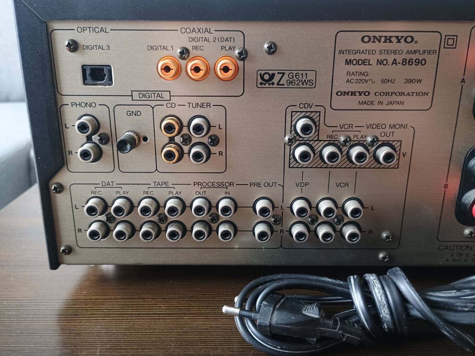Onkyo Integra A-8690 uszkodzony amplituner