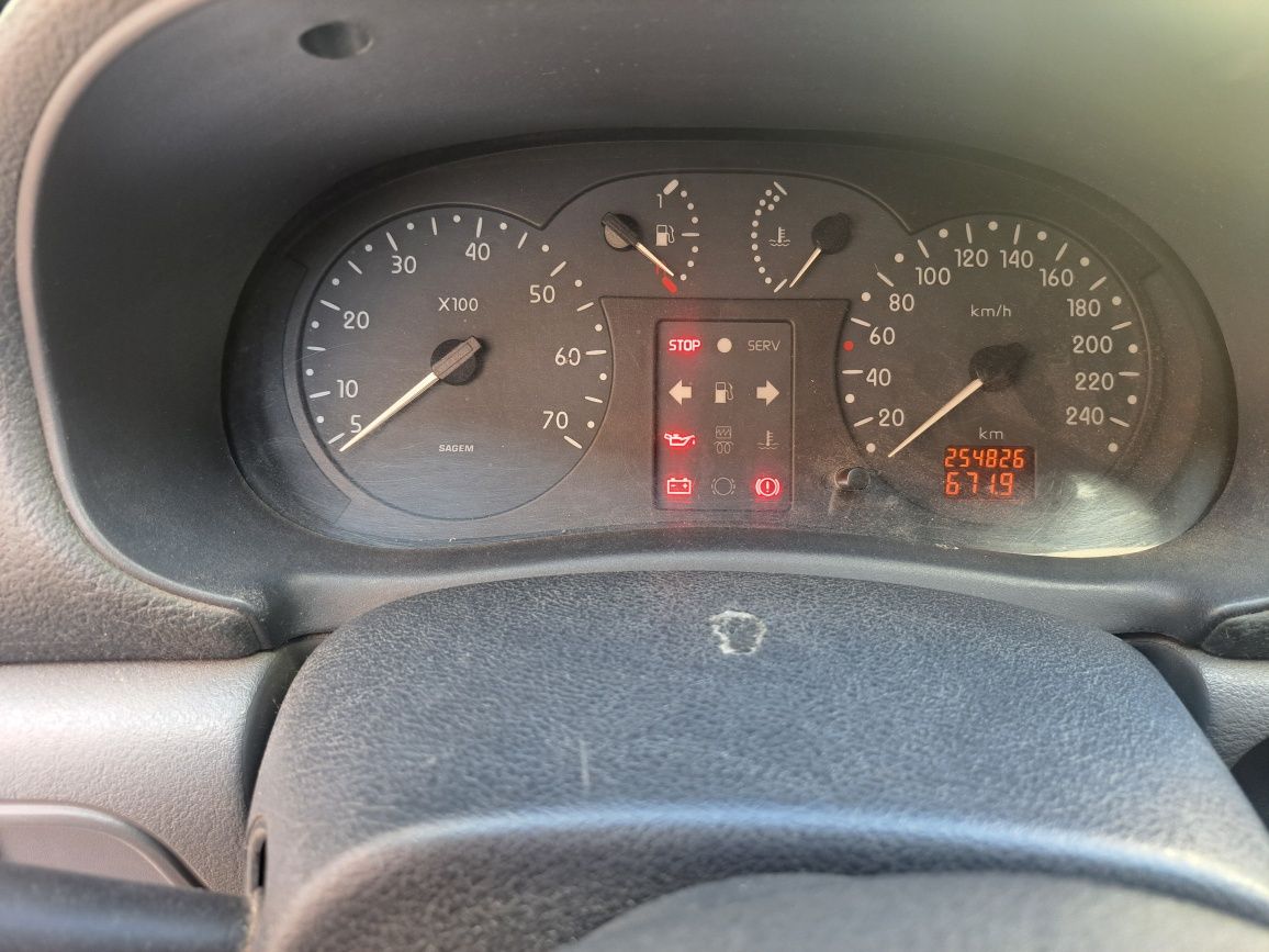 Renault clio 1.2 gasolina com direcção assistida