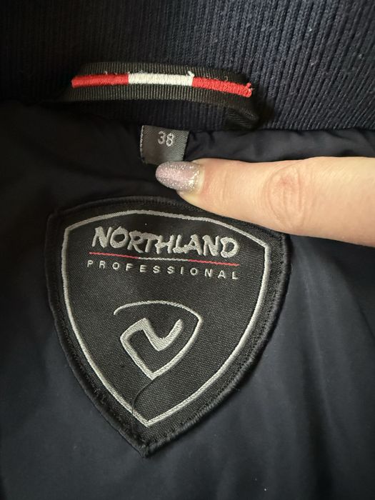 Жіноча зимова куртка Northland 38 р
