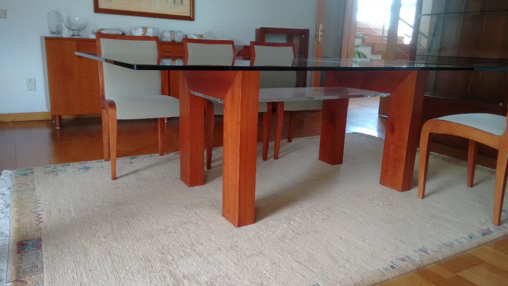 Mesa e Cadeiras - Conjunto de Sala de Jantar