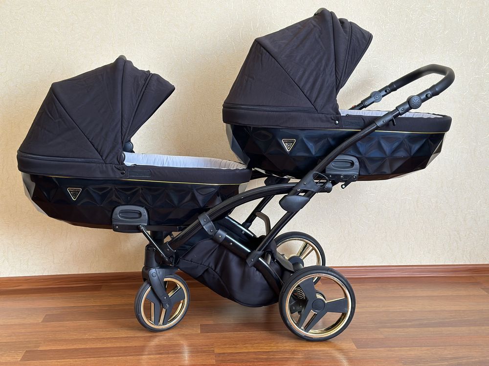 Продам візок для двійні, Junama duo slim в чорній рамі