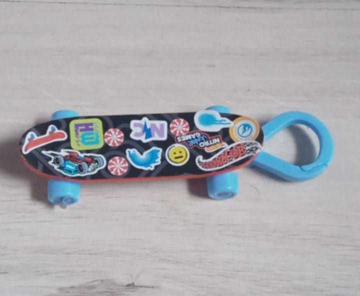 Deskorolka Brelok