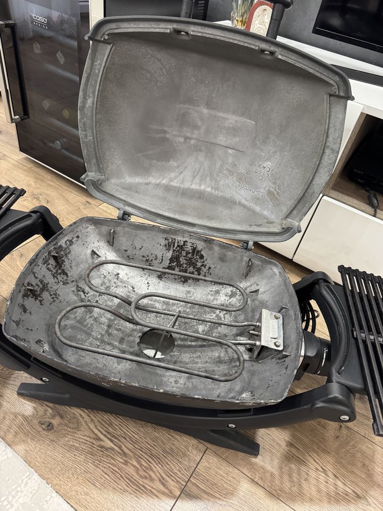Електричний гриль барбекю WEBER Q1000